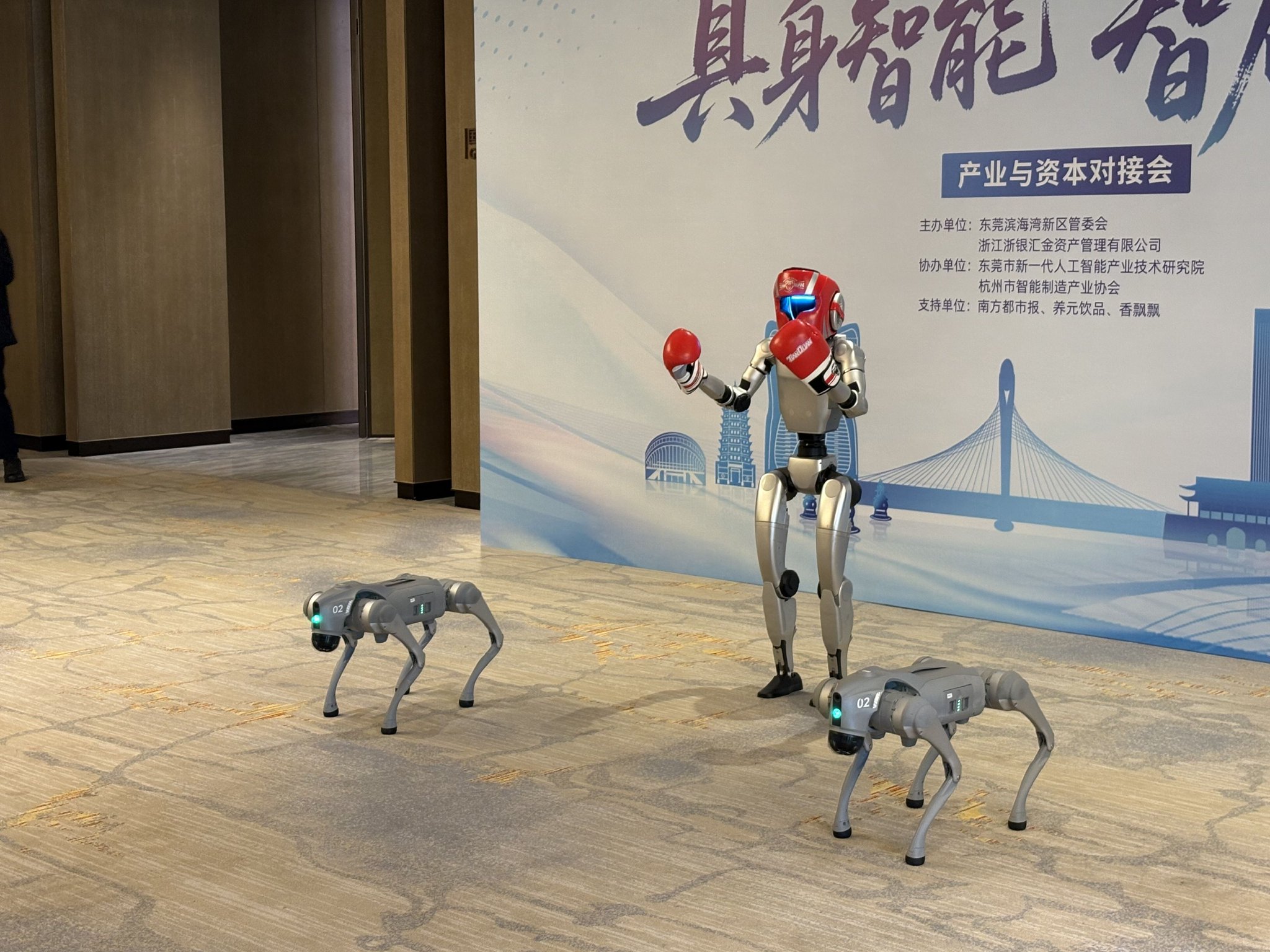 投本体还是投造螺丝钉？资本重新思考机器人投资逻辑